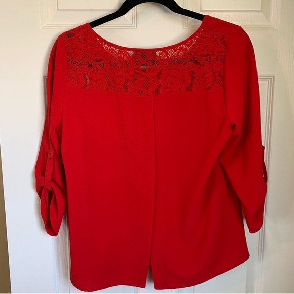 By & By Red 3/4 Sleeve Blouse, size M - Picture 7 of 8